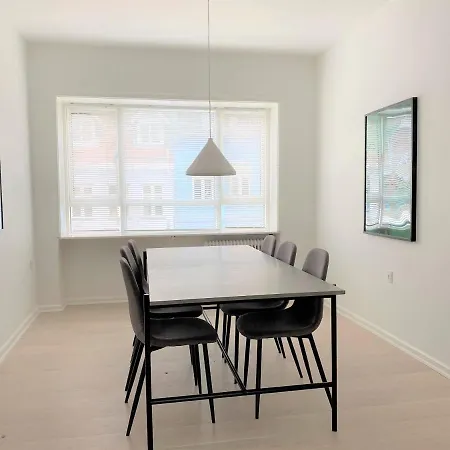 Apartment Spacious In The Heart Of *
