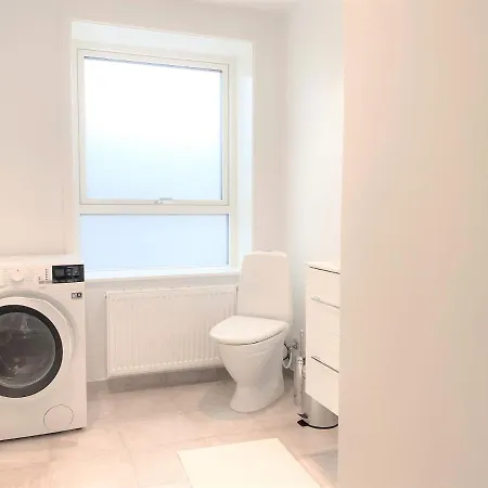 Spacious In The Heart Of Apartment *