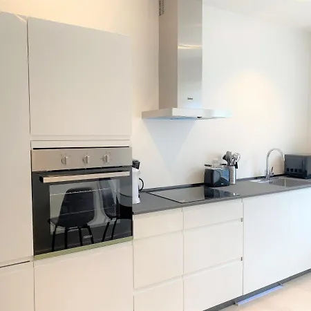 Spacious In The Heart Of Apartment *